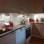 Koti Pyhaejaerven Rannalla, Mustavuori Tampereella דירה *