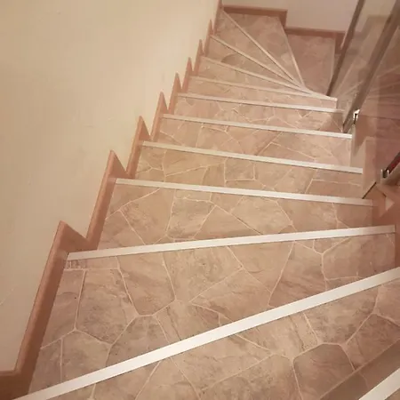 Koti Pyhaejaerven Rannalla, Mustavuori Tampereella