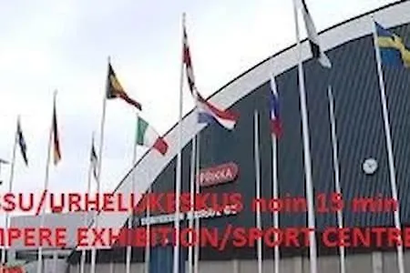 Koti Pyhaejaerven Rannalla Tampereella