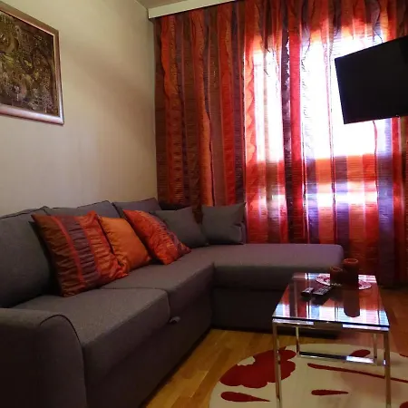 Koti Pyhaejaerven Rannalla, Mustavuori Tampereella Apartmán *