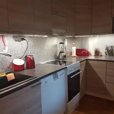 Koti Pyhaejaerven Rannalla, Mustavuori Tampereella Apartmán *