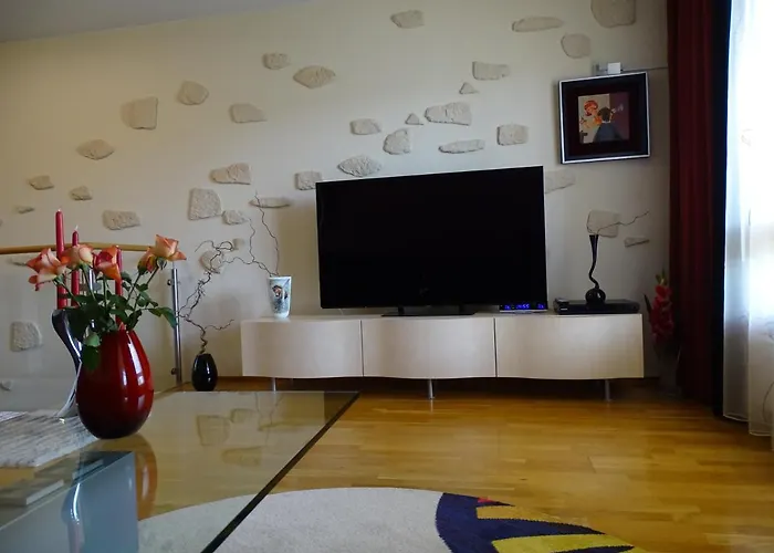 Koti Pyhaejaerven Rannalla, Mustavuori Tampereella Appartamento *