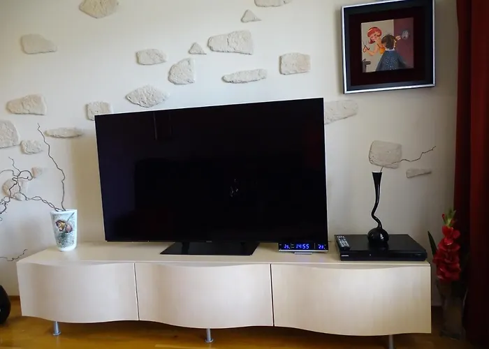 Koti Pyhaejaerven Rannalla, Mustavuori Tampereella Tampere